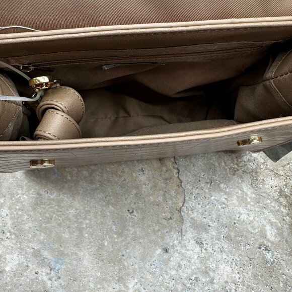 Crossi New York Shoulder Handbag Womens Taupe Crossbody Inner Pockets NWT - Picture 5 of 12